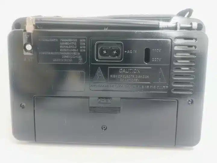راديو كلاسيكي RX-606 يعمل مع الكهرباء، 4 نطاقات ايه ام، اف ام، SW1، SW2 من جولون 